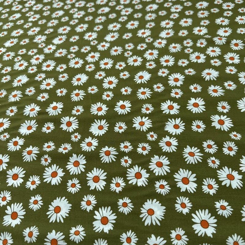 Tecido Viscose Estampada Margarida Oliva Natural • Conexão Tecidos